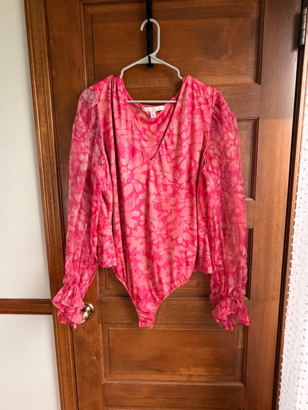 Hutch by Anthropologie V-Neck Puff Sleeve Bodysuit - Picture 3 of 9